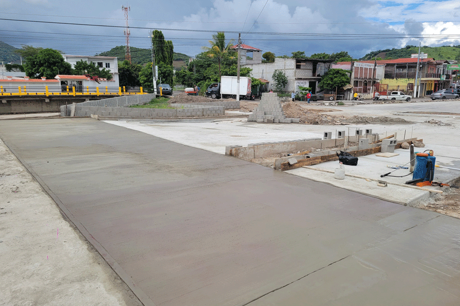 Avances de la pavimentación en la Nueva Terminal de Agua Blanca ...